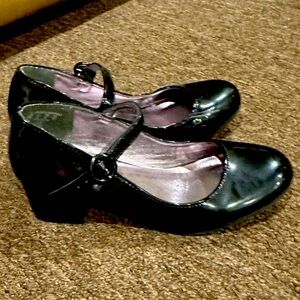 SM New York Black Kids Shoes Girks heels Sz 4 strap Mary Jane EUC!